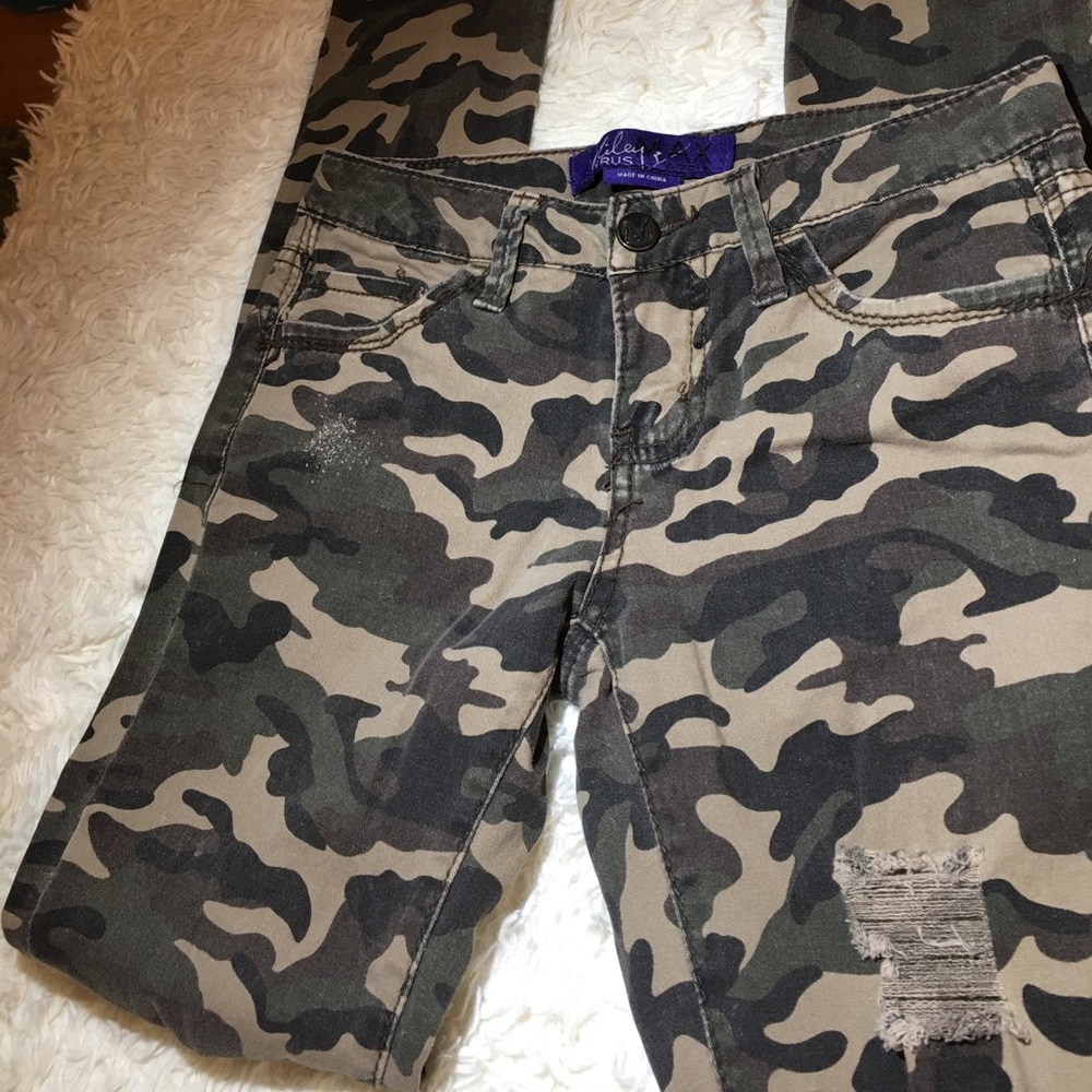 Miley Cyrus Camo Distressed Skinny Jeans